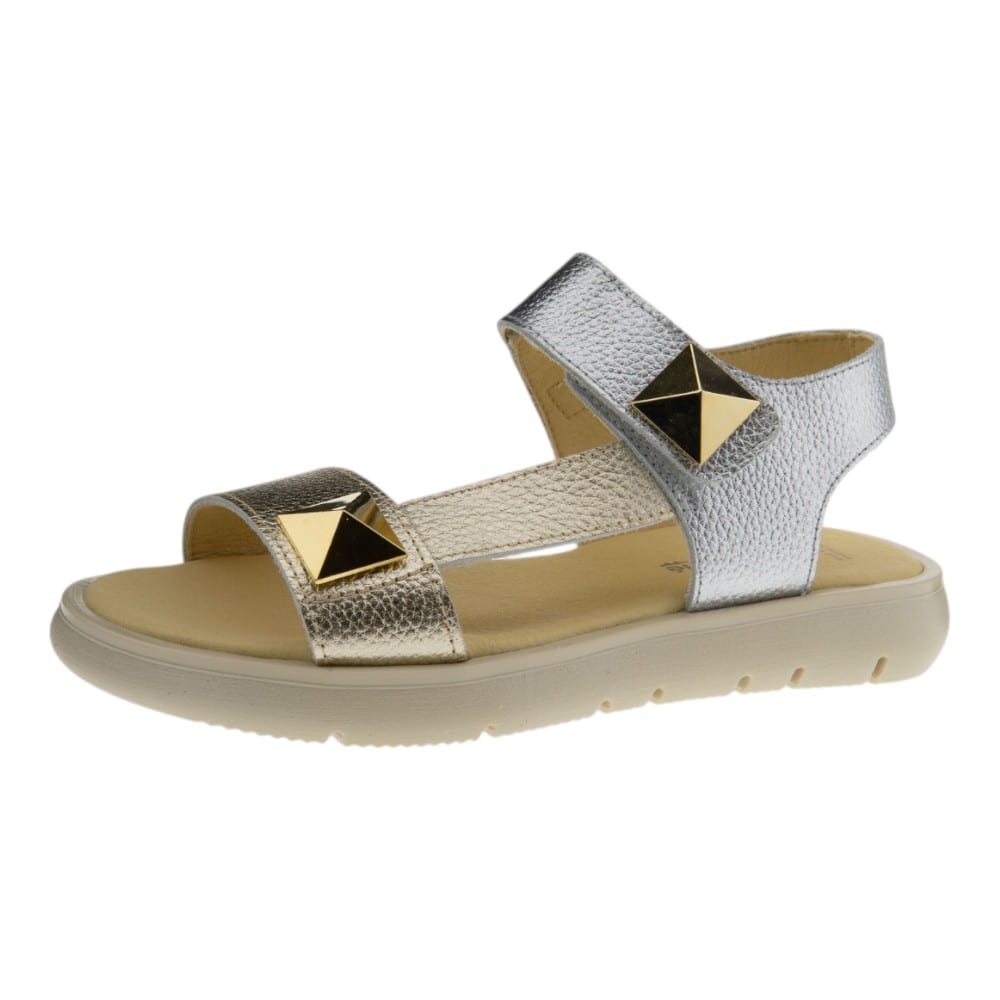 Sandalias niña Carrile doradas con velcro y adorno piramidal foto 3