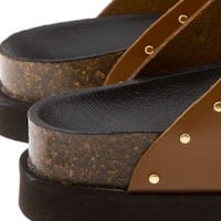 Compra Sandalias Scholl con Tachuelas - Disponibles en Coñac y Negro | Carrile foto 6